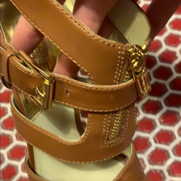 MK heels, luggage brown w gold, platform heel, 10 - Picture 3 of 6